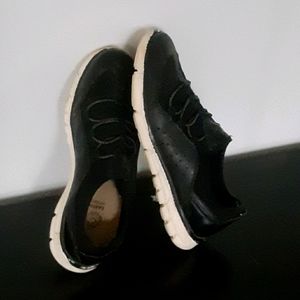 Size 6.5 black earth's spirit slide on shoes